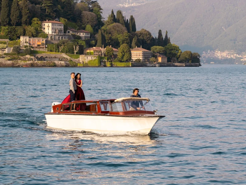 Limo Taxi — Luxury Experience